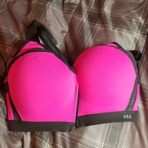 Victoria's Secret sports bra 34DD Front closure